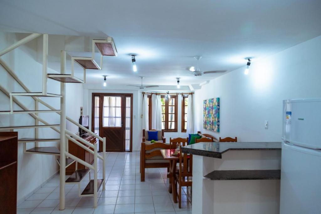 Com Piscina E Otima Localizacao. Apartamento Porto Seguro